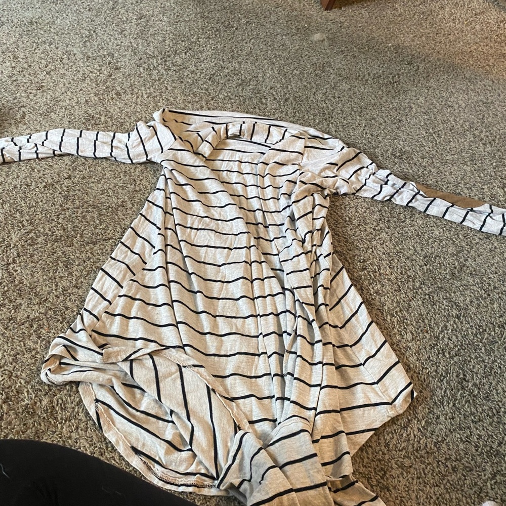 Shirts and pants xl-l and pants from 12-16 - Picture 7 of 16
